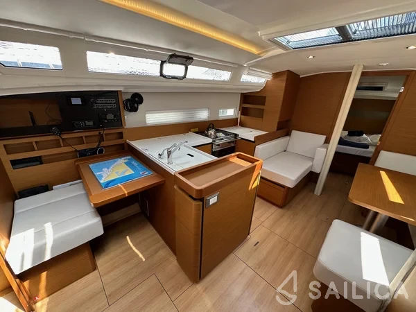 Sun Odyssey 410 - Yacht Charter Sailica