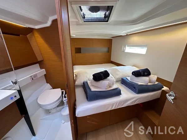 Sun Odyssey 410 - Yacht Charter Sailica