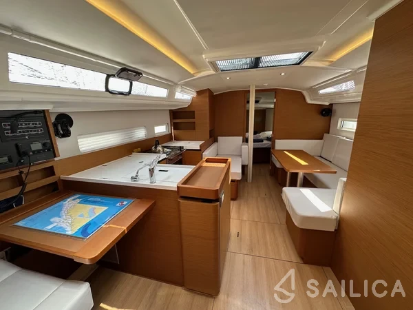 Sun Odyssey 410 - Yacht Charter Sailica
