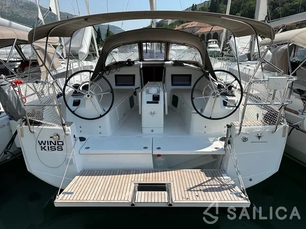 Sun Odyssey 410 - Yacht Charter Sailica
