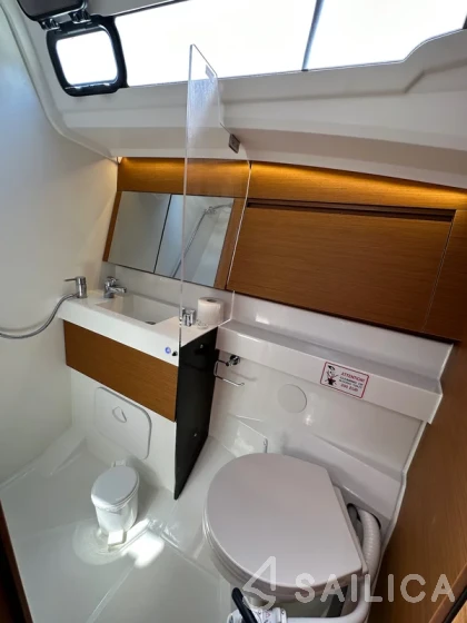 Sun Odyssey 410 - Yacht Charter Sailica