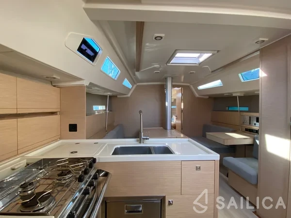 More 40 - Yacht Charter Sailica