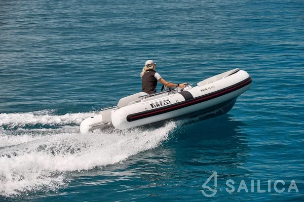 Azimut 78 - Yacht Charter Sailica