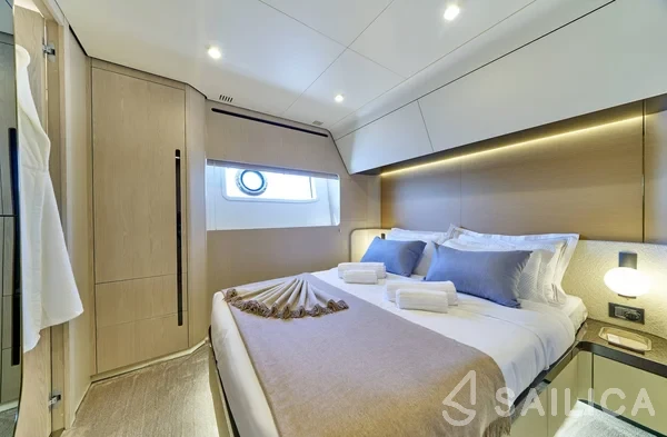 Azimut 78 - Yacht Charter Sailica