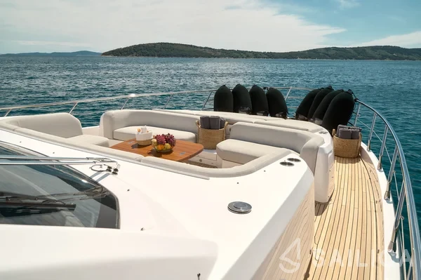Azimut 78 - Yacht Charter Sailica
