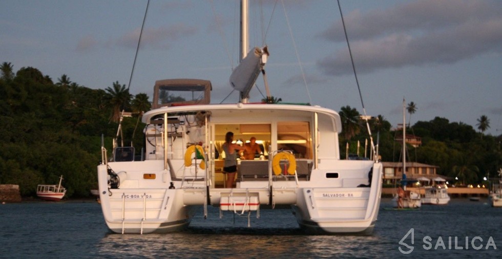 Lagoon 400 S2 - Yacht Charter Sailica