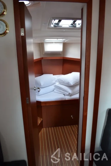 Hanse 415 - Yacht Charter Sailica
