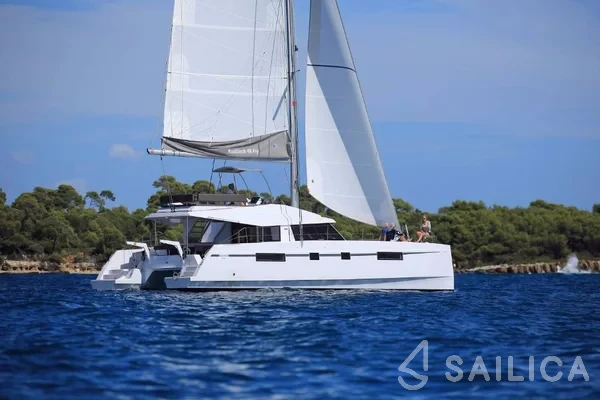 Nautitech 46 Fly - Yacht Charter Sailica