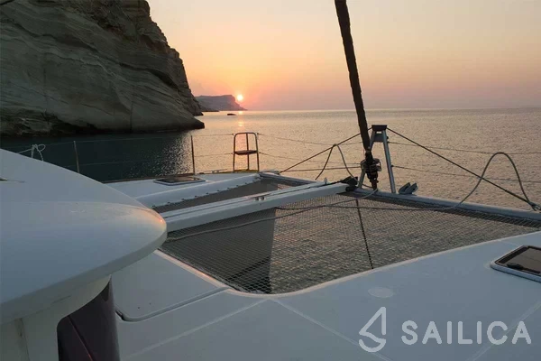 Lagoon 400 S2 - Yacht Charter Sailica