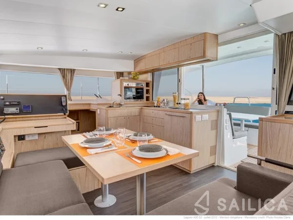 Lagoon 400 S2 - Yacht Charter Sailica