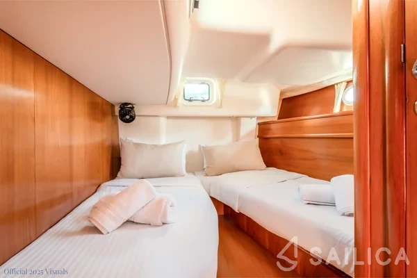 Sun Odyssey 54DS - Yacht Charter Sailica