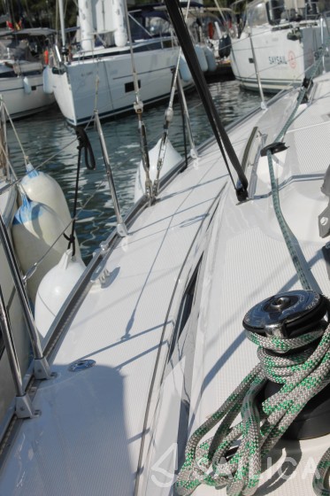 Bavaria 46 Cruiser - Yacht Charter Sailica