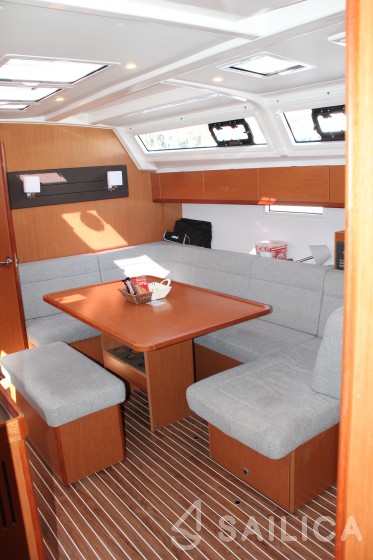 Bavaria 46 Cruiser - Yacht Charter Sailica