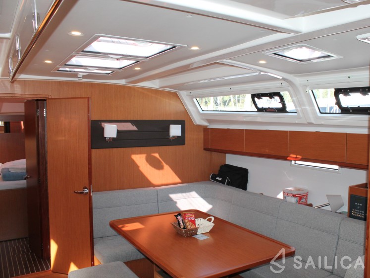 Bavaria 46 Cruiser - Yacht Charter Sailica