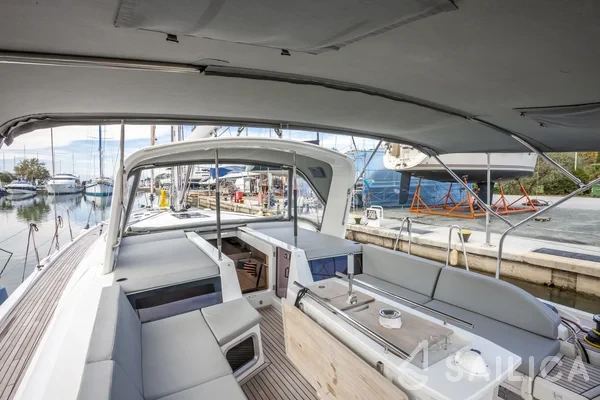Oceanis 51.1 - Yacht Charter Sailica
