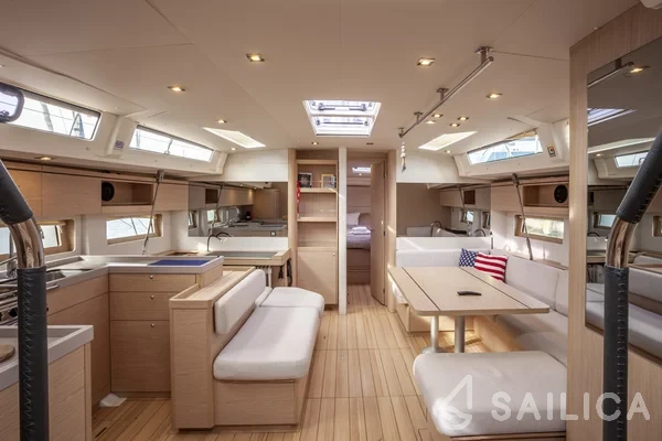 Oceanis 51.1 - Yacht Charter Sailica