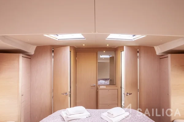 Oceanis 51.1 - Yacht Charter Sailica