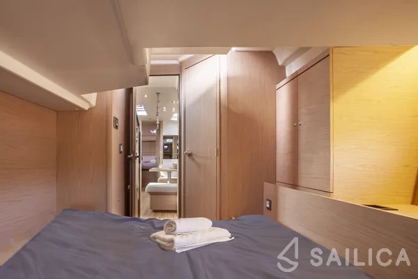 Oceanis 51.1 - Yacht Charter Sailica