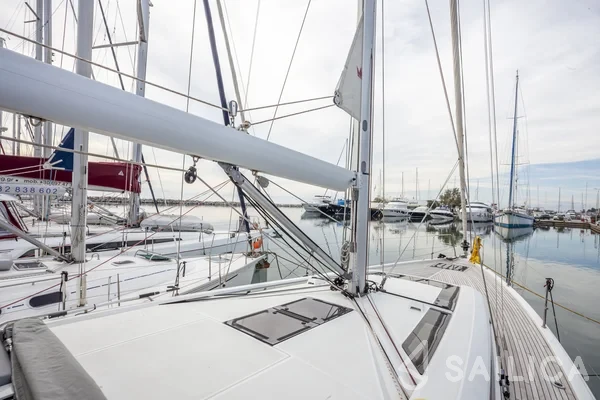 Oceanis 51.1 - Yacht Charter Sailica