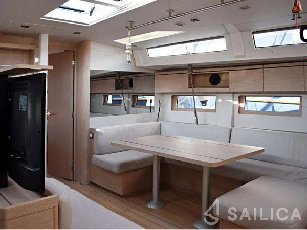 Oceanis 51.1 - Yacht Charter Sailica