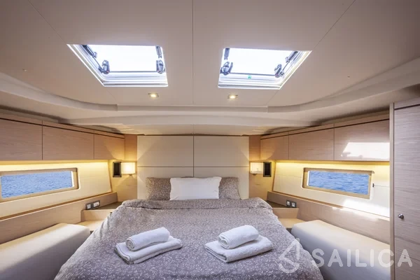 Oceanis 51.1 - Yacht Charter Sailica