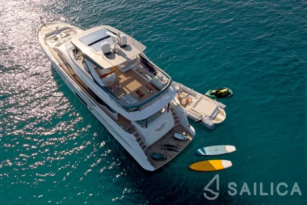 Azimut 78 - Yacht Charter Sailica