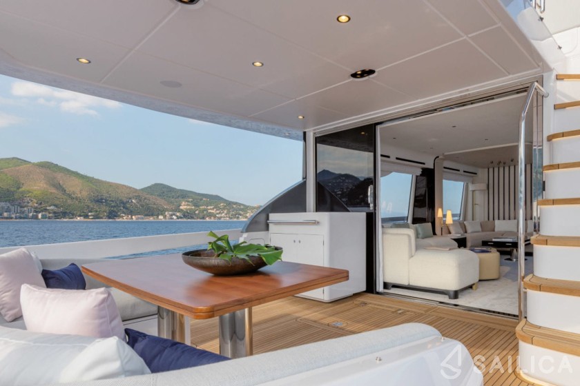 Azimut 78 - Yacht Charter Sailica