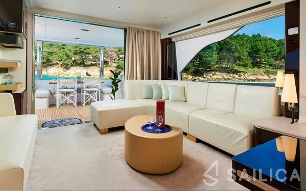 Azimut 78 - Yacht Charter Sailica