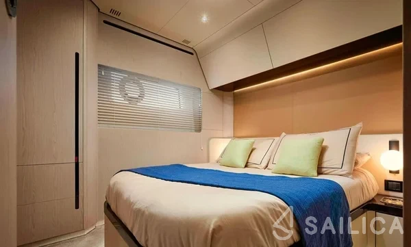 Azimut 78 - Yacht Charter Sailica