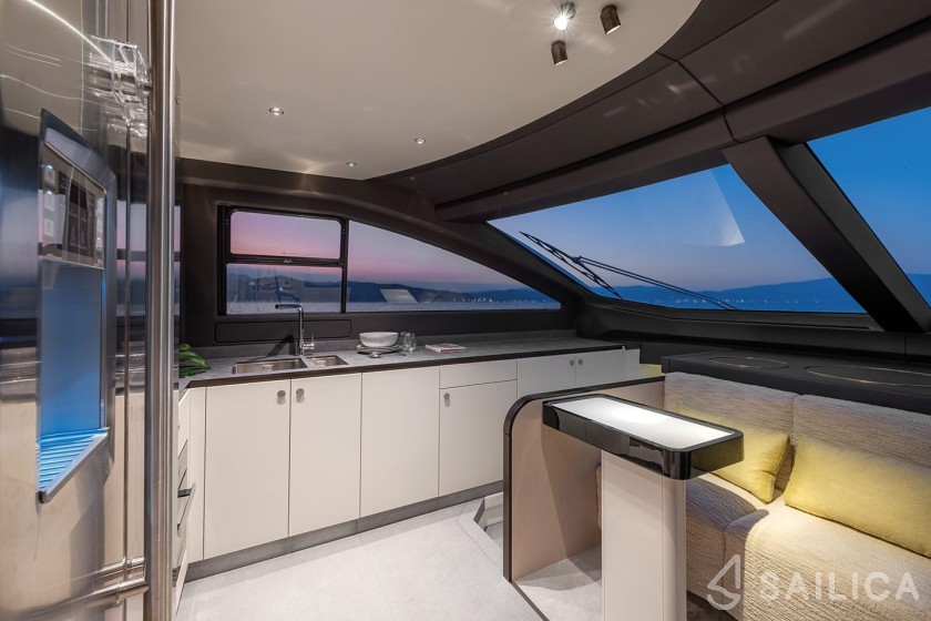 Azimut 78 - Yacht Charter Sailica