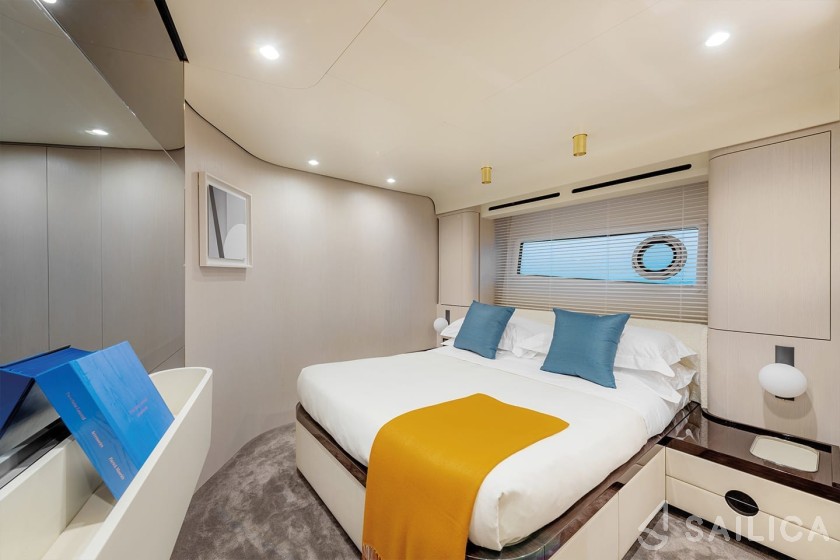 Azimut 78 - Yacht Charter Sailica