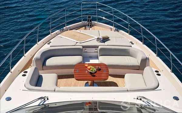 Azimut 78 - Yacht Charter Sailica