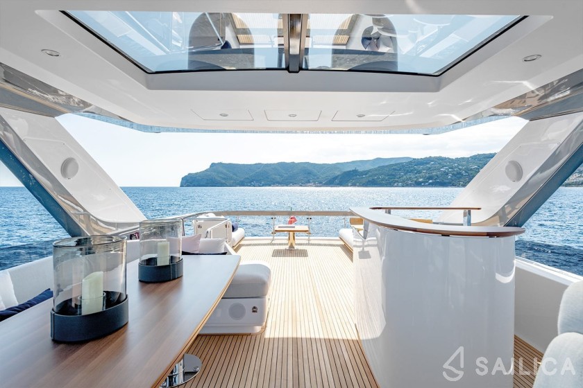 Azimut 78 - Yacht Charter Sailica