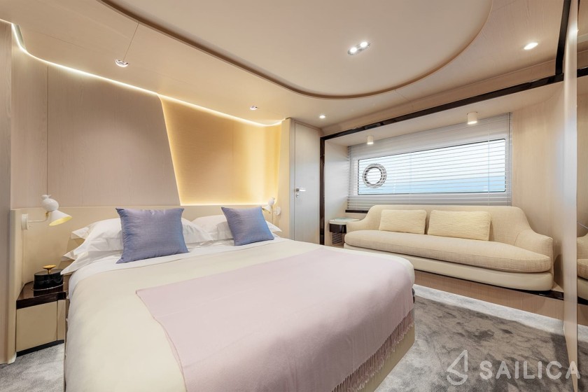 Azimut 78 - Yacht Charter Sailica