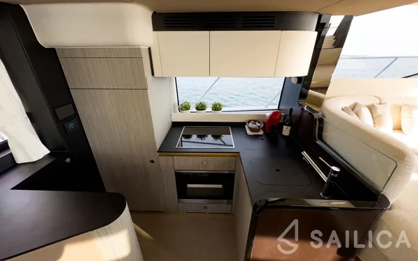 Azimut 55 - Yacht Charter Sailica