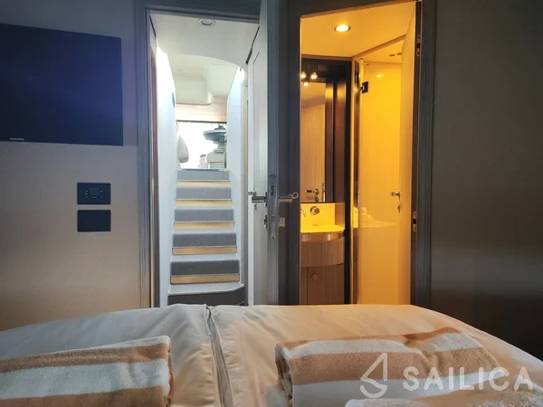 Azimut 55 - Yacht Charter Sailica