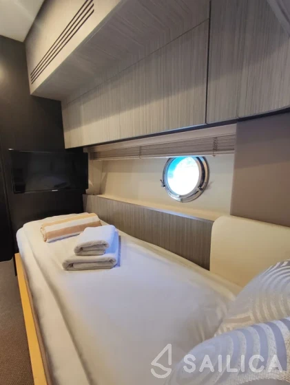 Azimut 55 - Yacht Charter Sailica