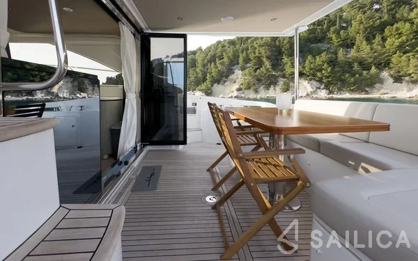 Azimut 55 - Yacht Charter Sailica