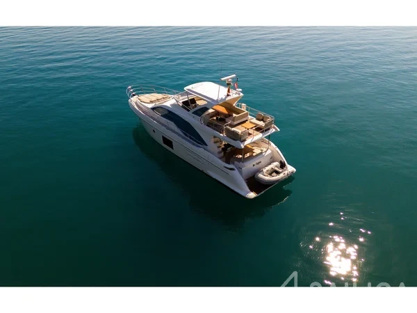 Azimut 55 - Yacht Charter Sailica