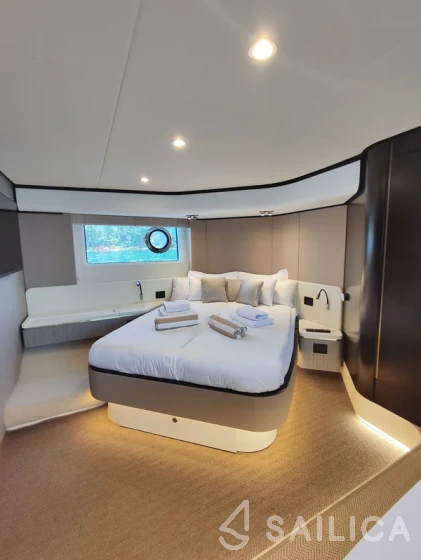 Azimut 55 - Yacht Charter Sailica