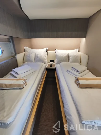 Azimut 55 - Yacht Charter Sailica