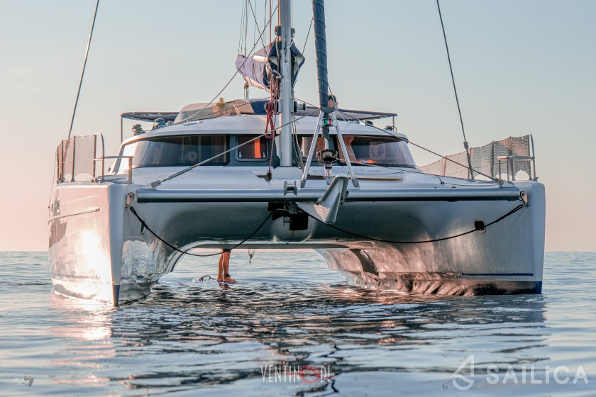 Belize 43 - Yacht Charter Sailica