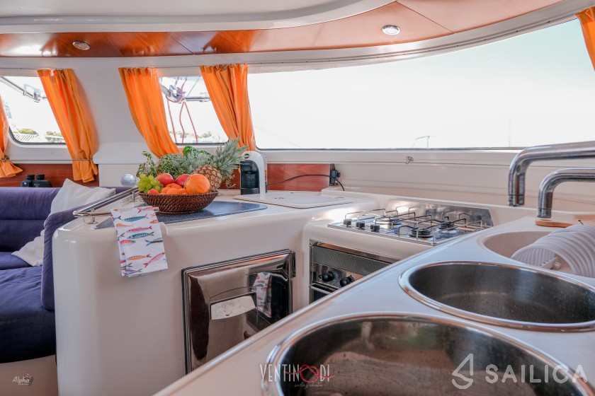 Belize 43 - Yacht Charter Sailica