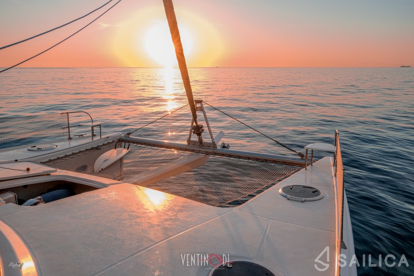 Belize 43 - Yacht Charter Sailica