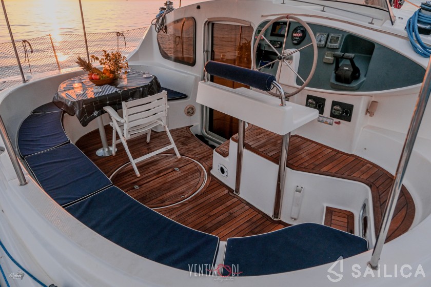Belize 43 - Yacht Charter Sailica