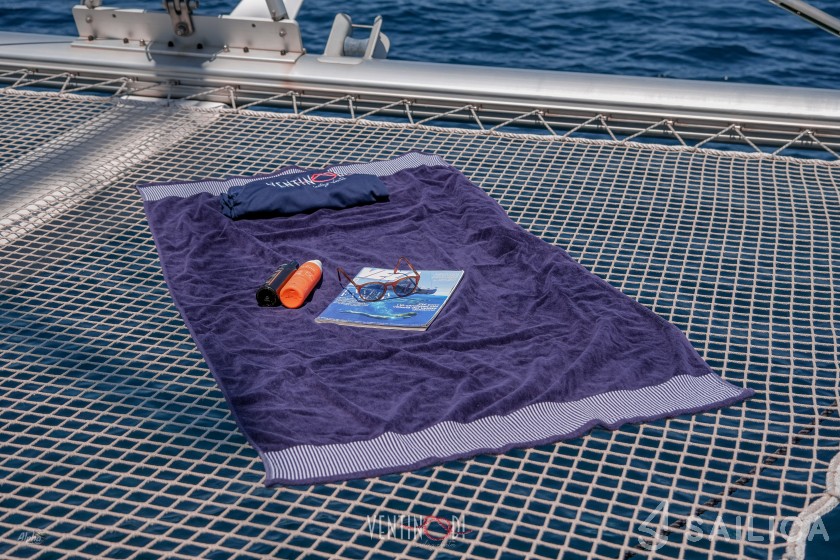 Belize 43 - Yacht Charter Sailica