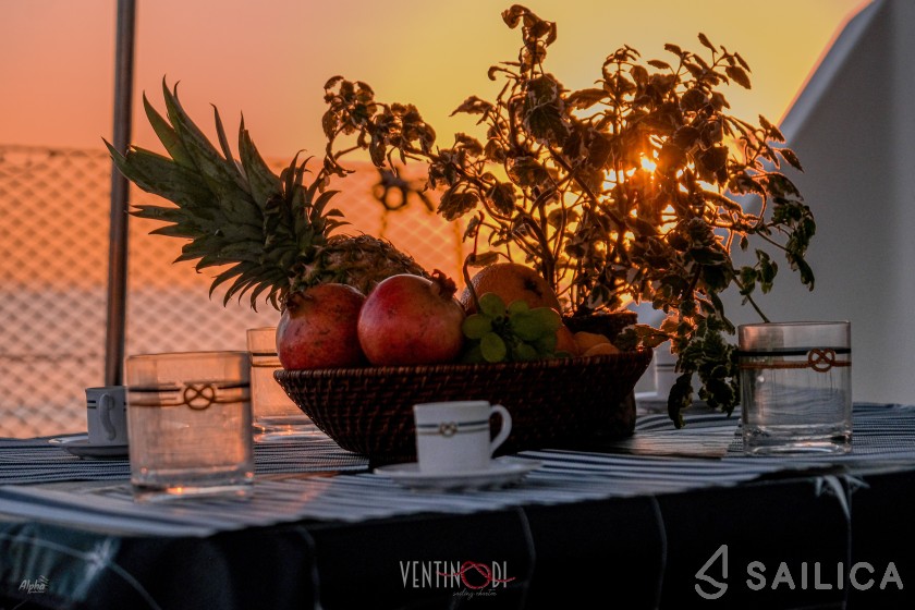 Belize 43 - Yacht Charter Sailica