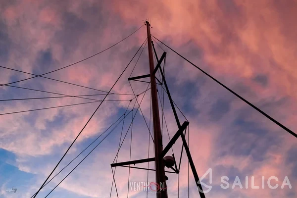 Belize 43 - Yacht Charter Sailica