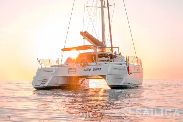 Belize 43 - Yacht Charter Sailica