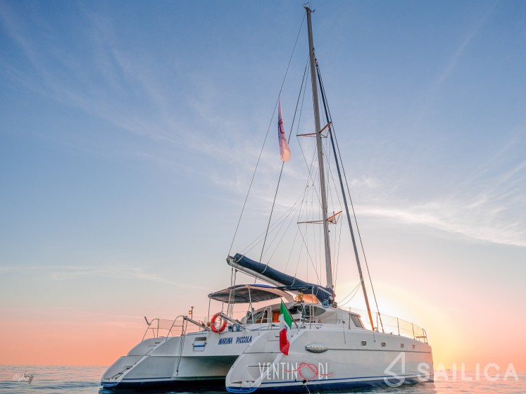 Belize 43 - Yacht Charter Sailica